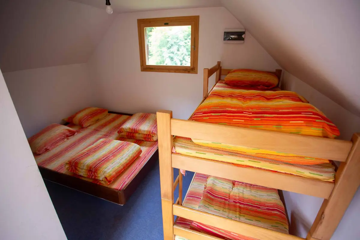 Smještaj Kanjon Tara - ambijent i terasa bungalova 6