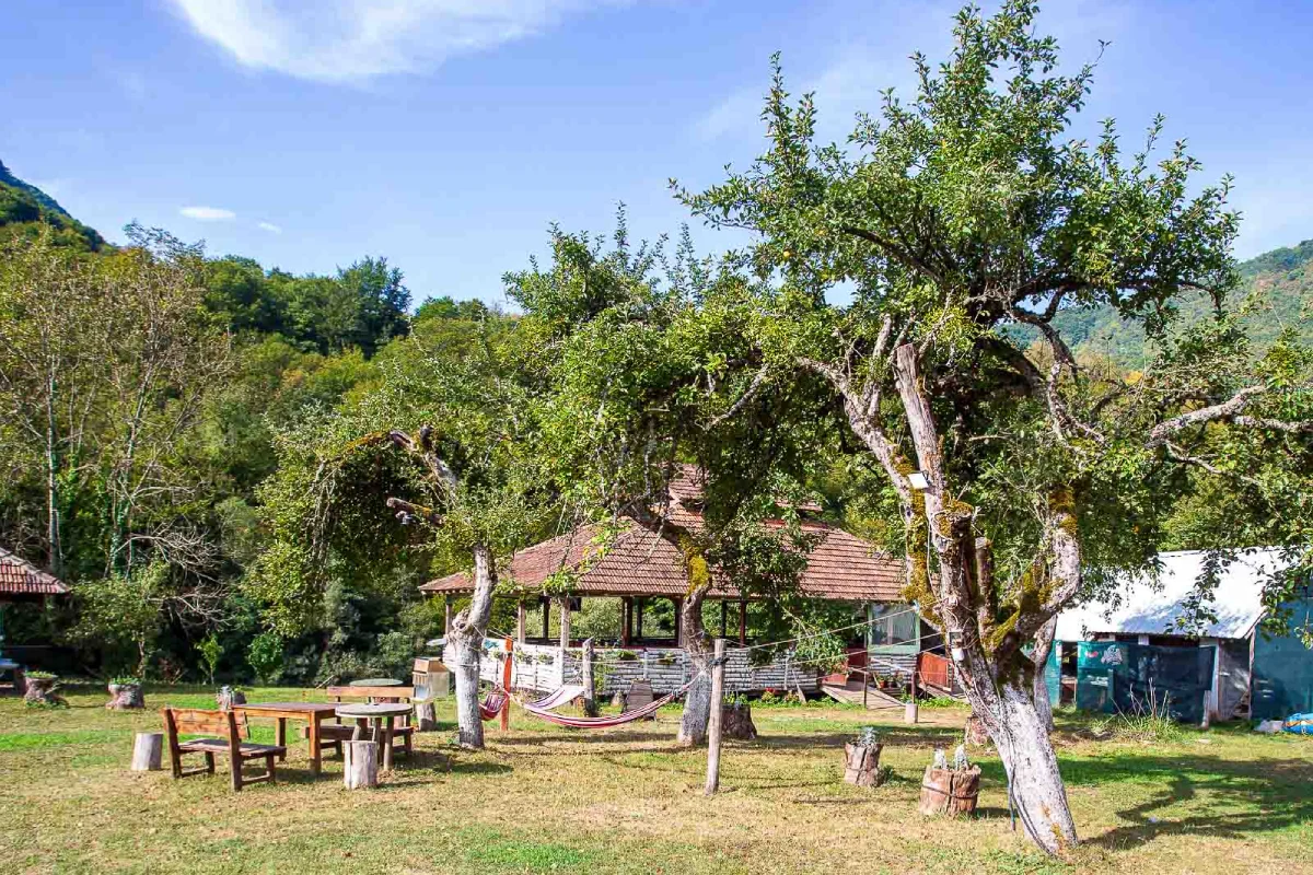 Rafting kamp Kanjon Tara - ambijent kampa i priroda 5